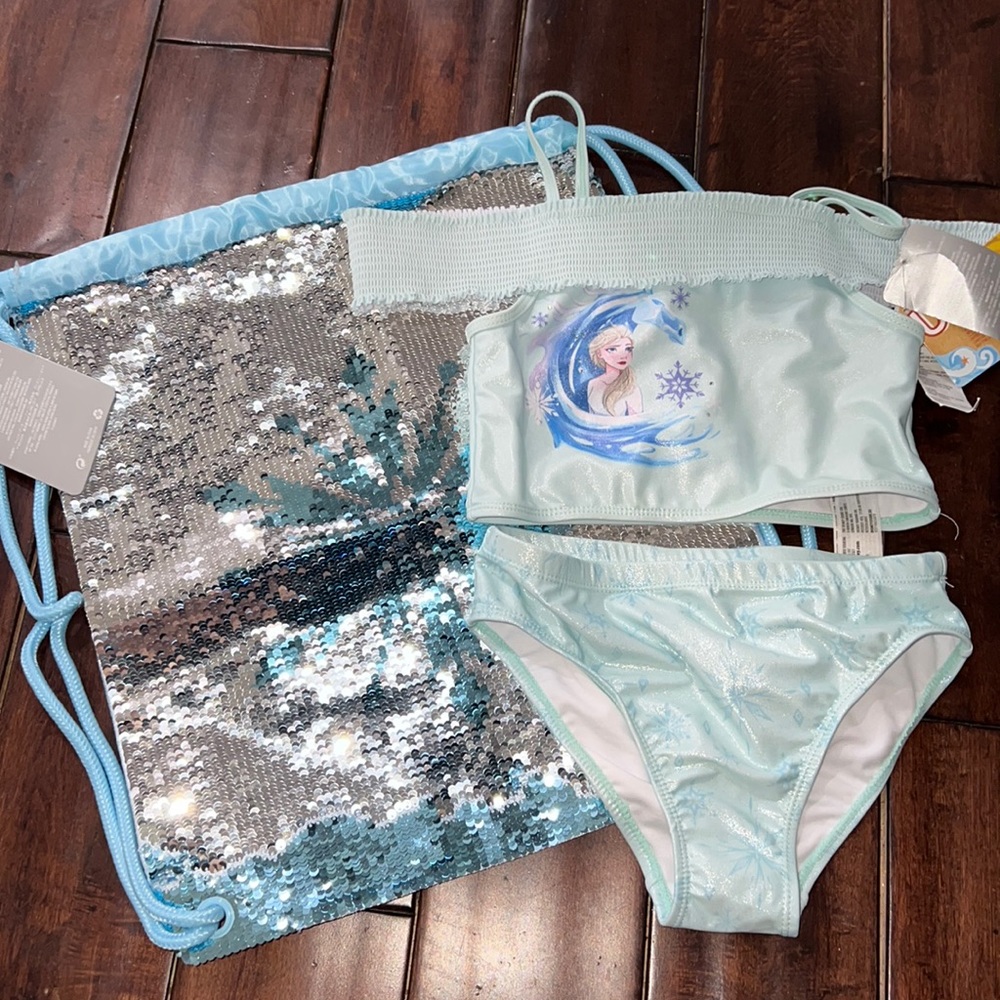 NWT! Frozen Swimsuit & Beach Bag set! 9/10